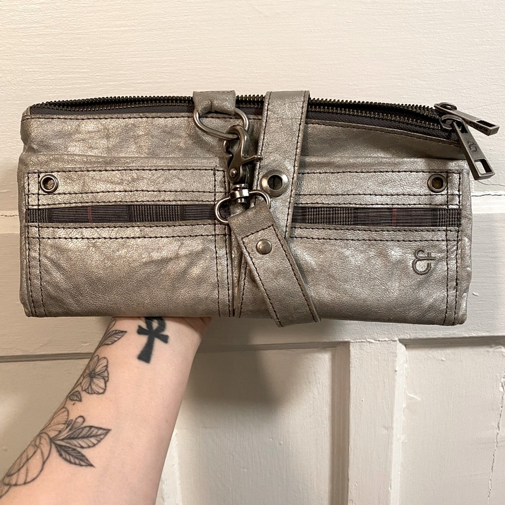 Matt & Nat Clutch